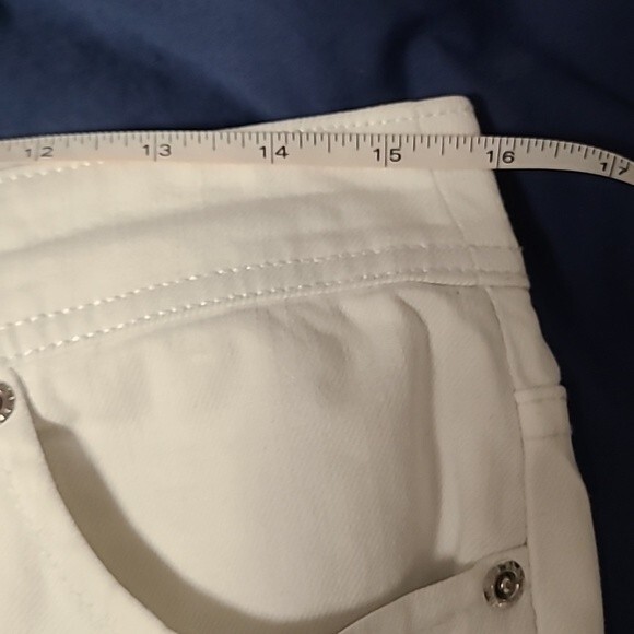 Chicos Women's Platinum Denim Ultimate fit white ankle zip jeans Size S mature - Picture 5 of 12